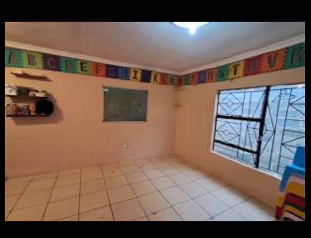 3 BEDROOM FREESTANDING FOR SALE IN IVORY PARK